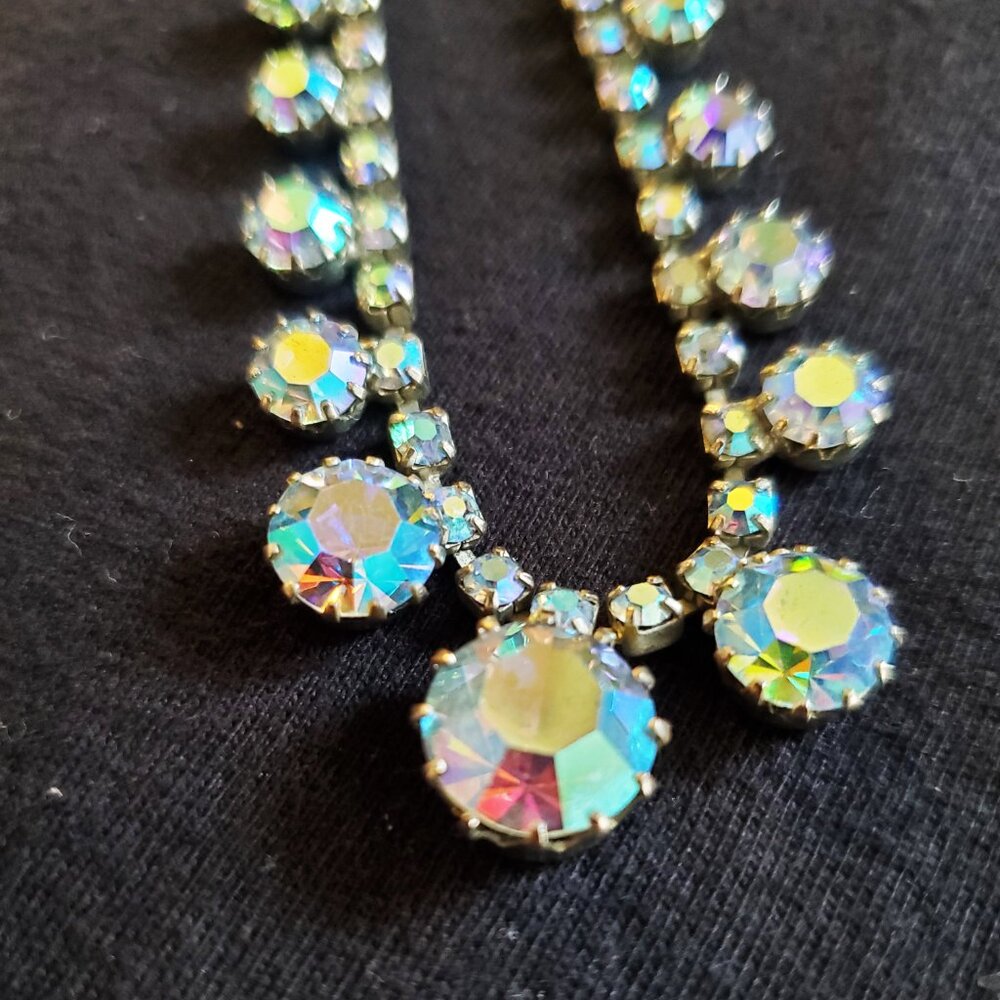 Vintage Mid-Century Aurora Borealis Choker in AB Crystal, Art Deco Style - Picture 3 of 8
